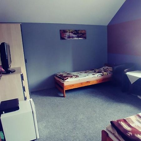 Osrodek Sportowo Wypoczynkowy Pustynia Hostel เดบิซา ภายนอก รูปภาพ